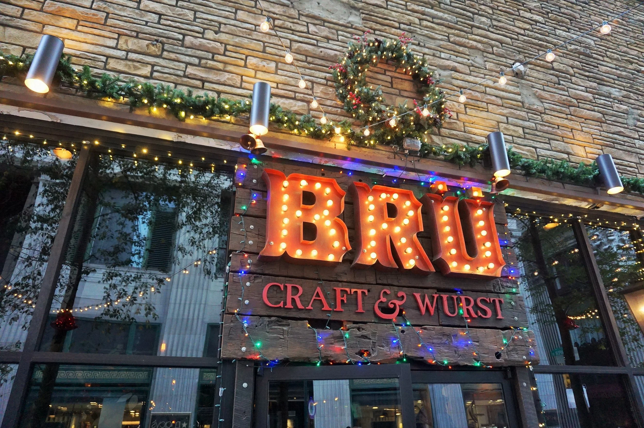 Debut of Jingle Bars Christmas Bar Crawl Spreads Holiday Cheer in Center City with Stops at Ten Bars and Restaurants - Including Tinsel Pop-Up Christmas Bar