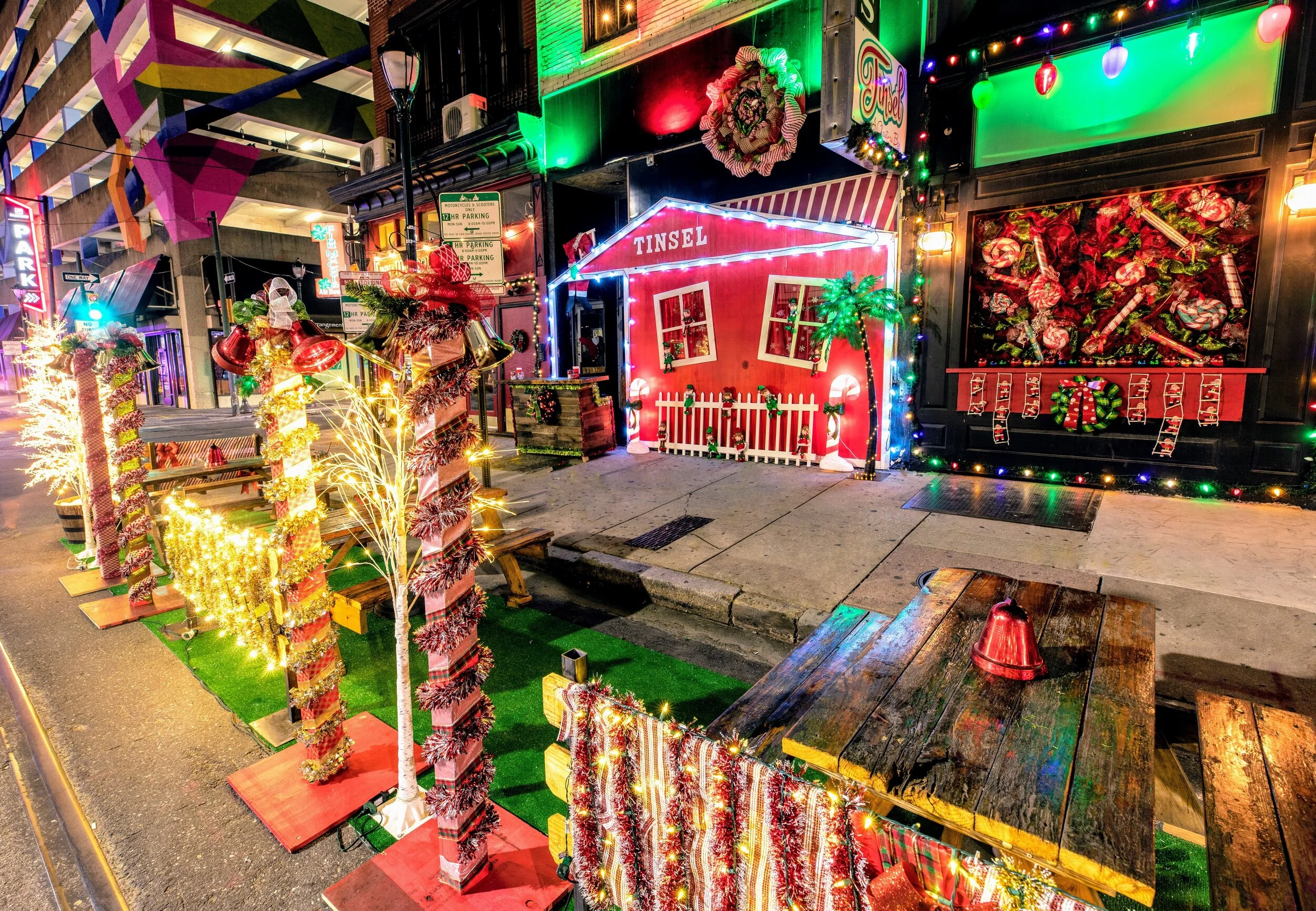America S First Socially Distanced Christmas Restaurant Tinsel