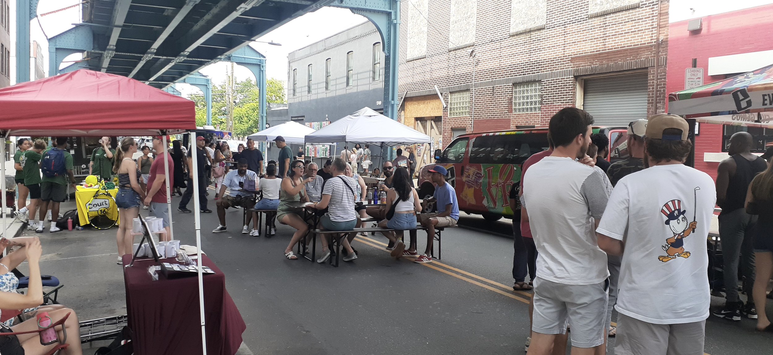 Under the El Bazaar Celebrates Christmas in July