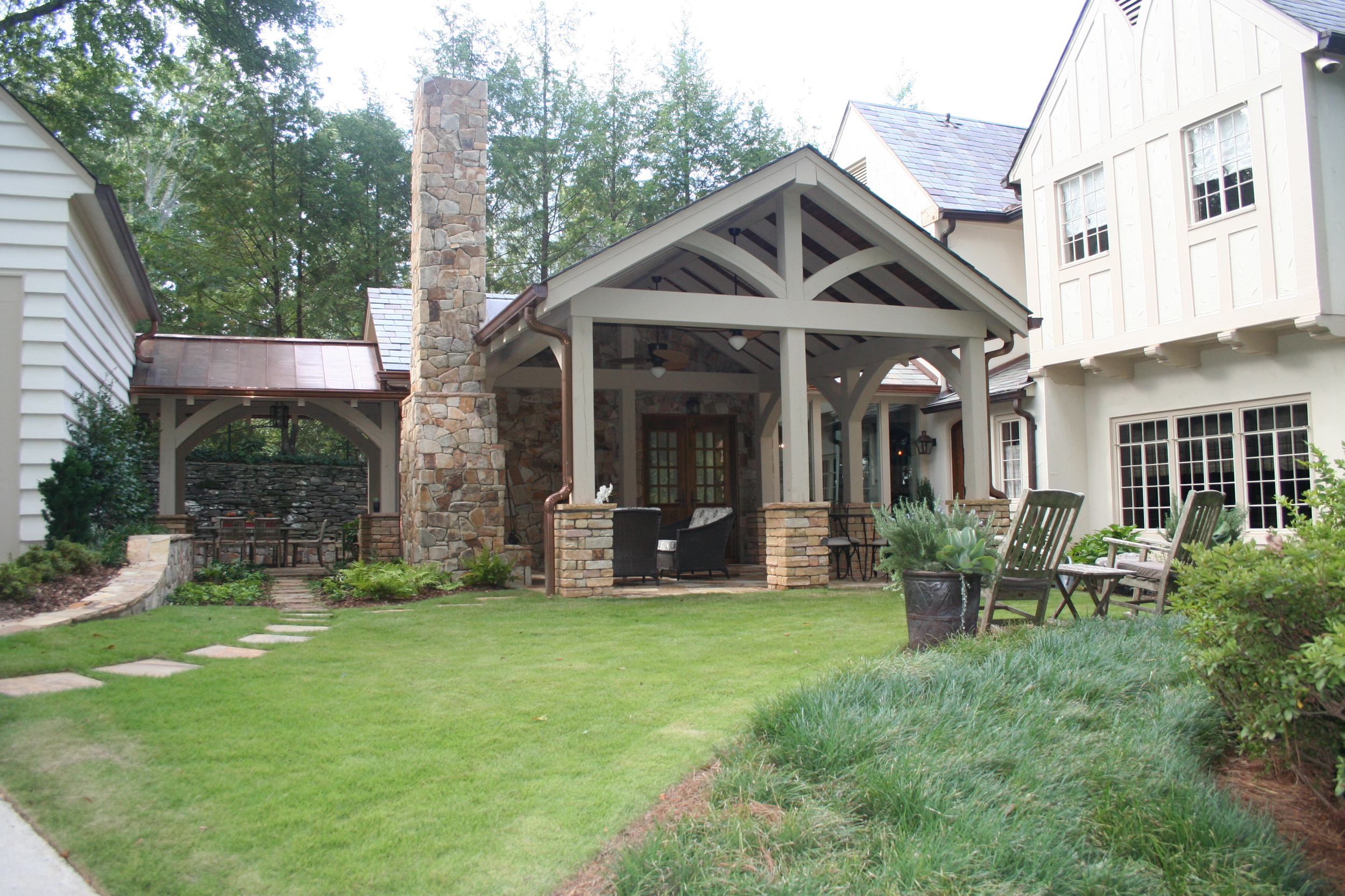  ​The Consulting House designed and served as general contractor for this project. &nbsp;The project included an addition of an outdoor loggia, a connecting breezeway to the garage, a breakfast room, kids office, laundry and mud room. &nbsp;In additi