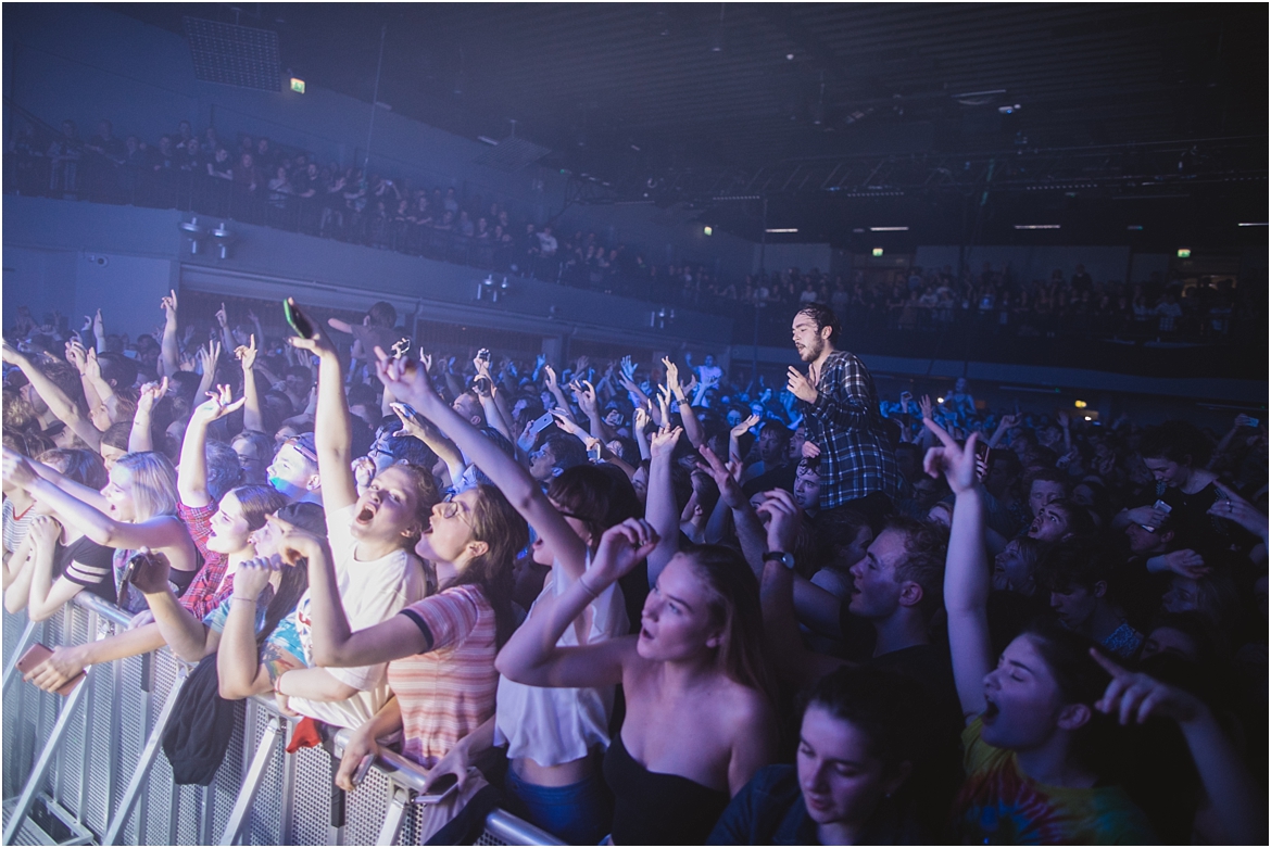 twodoorcinemaclub-a face in the crowd_0069.jpg