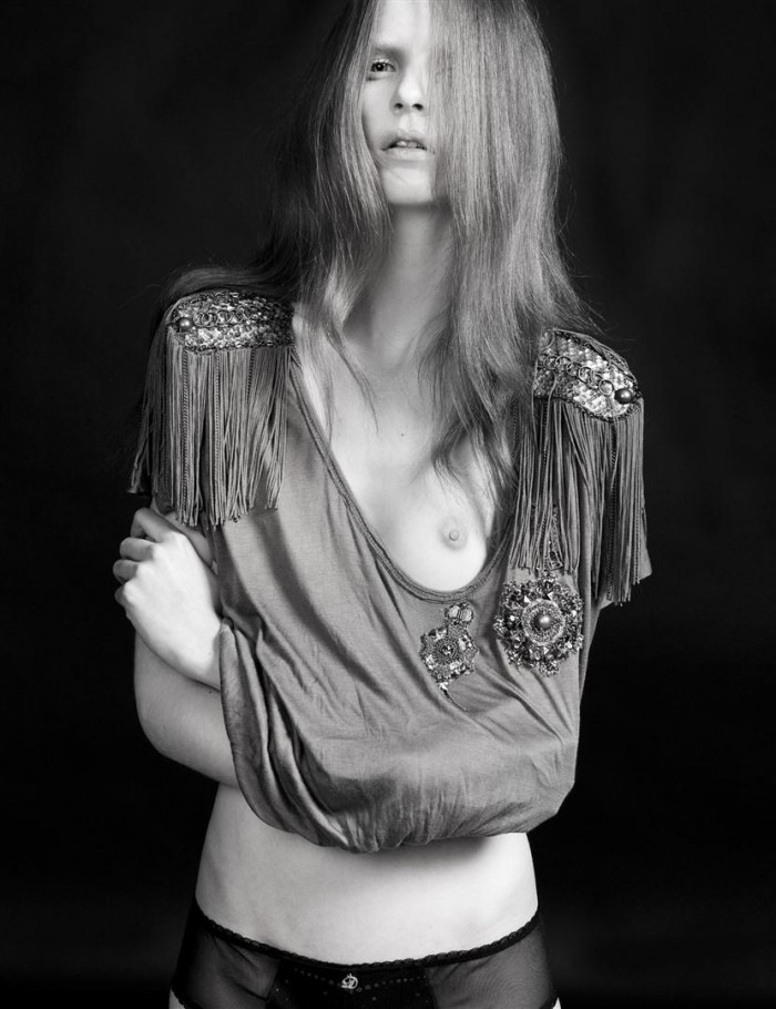 Irma_Weij-by_Klaas_Jan_Kliphuis-I_Love_Fake-02-fashionography.jpeg