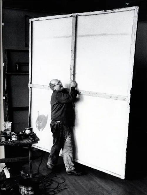 Rothko moving a canvas for reconfigutation