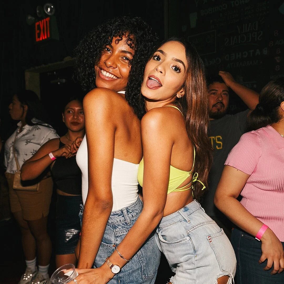 Still can&rsquo;t believe I sat on these photos from @nochedeveranosinti at @knittingfactorynyc (RIP) for months 🤦🏾. 

You know where to find the rest 🖤