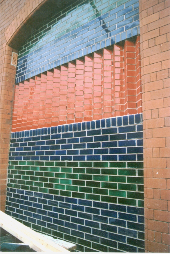  Colourful brick details 