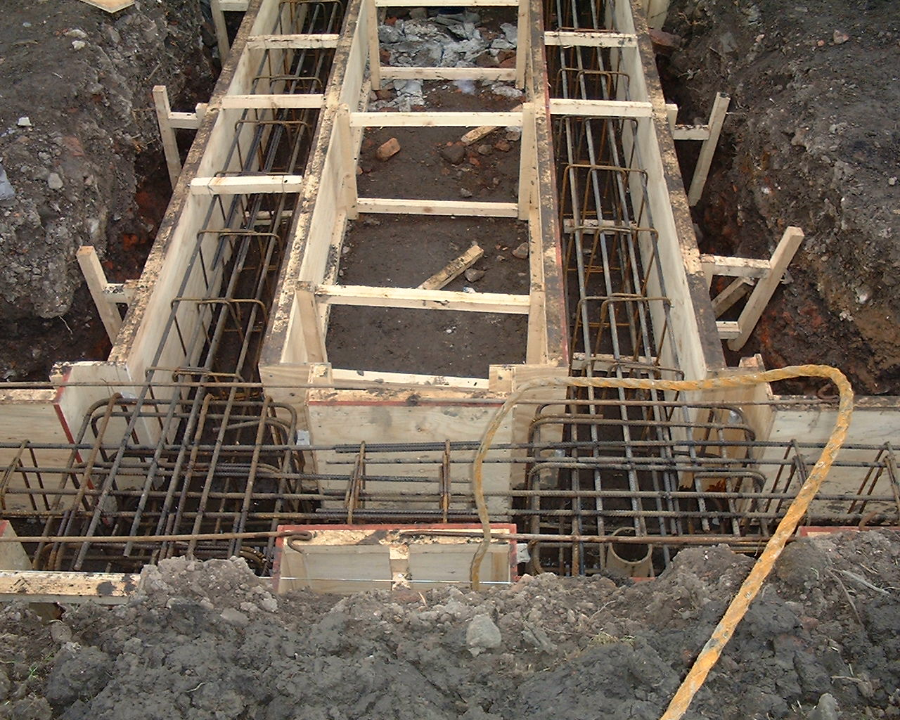  Preperation for reinforced concrete form work 