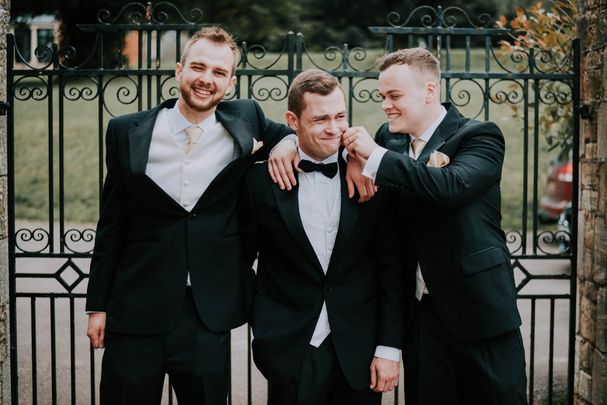Groom-bestmen-wedding-blog-scott-stockwell-photography-end-2017.jpg