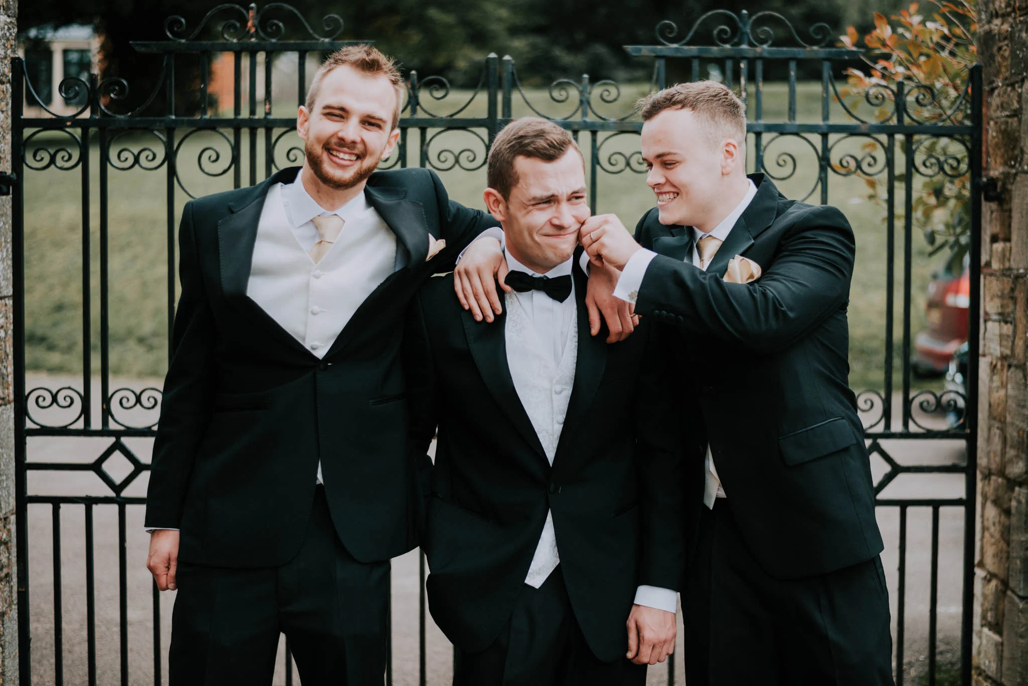 Groom-bestmen-wedding-blog-scott-stockwell-photography-end-2017.jpg