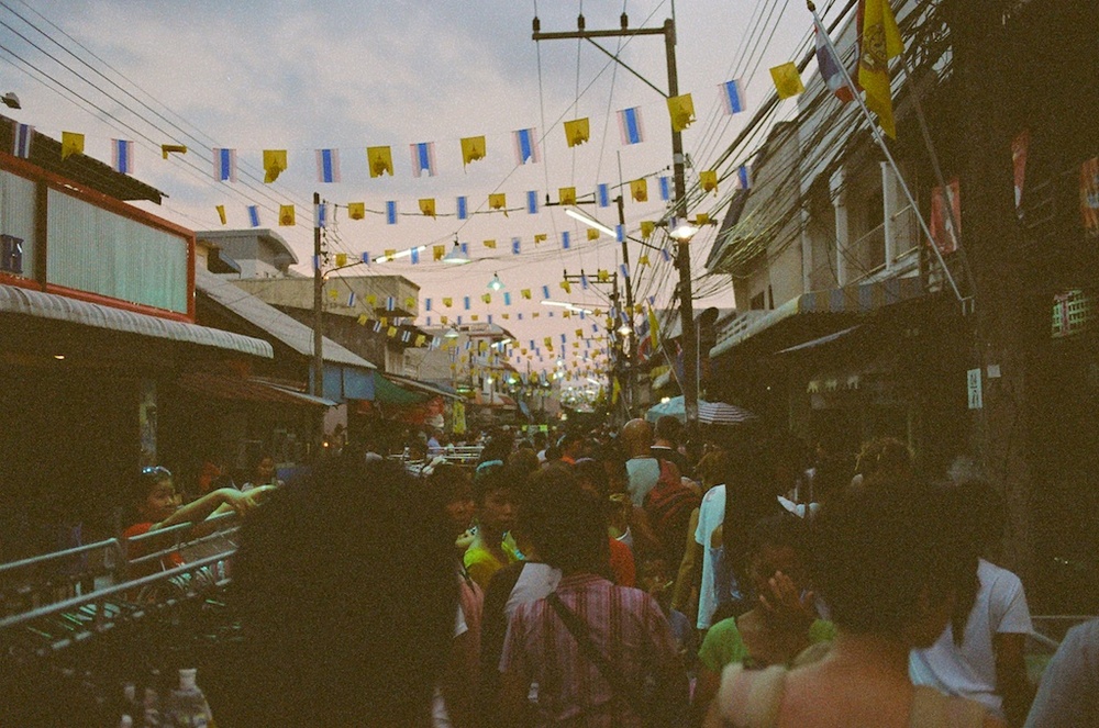 Walking street in Thong Sala.jpg