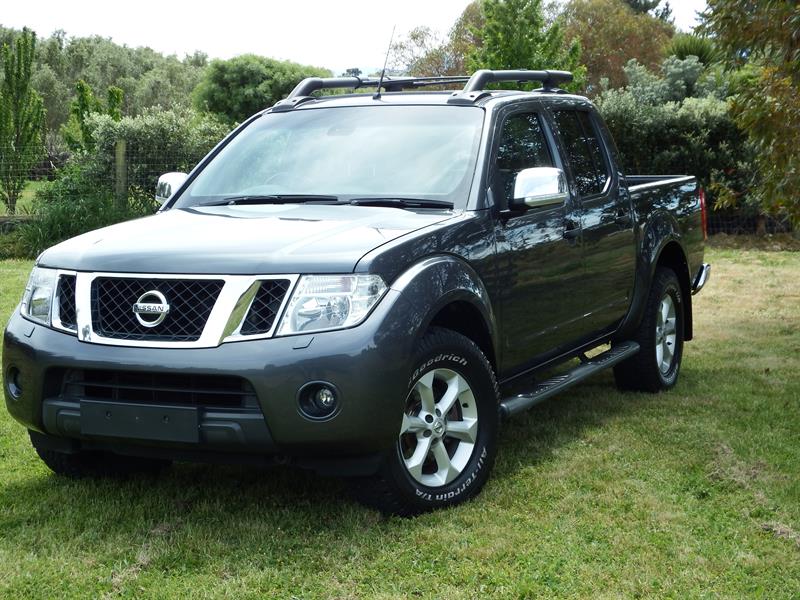 2011 Nissan Navara.jpg