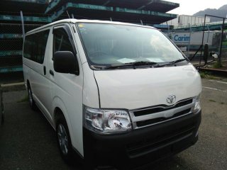 2013 Toyota Hiace.jpg