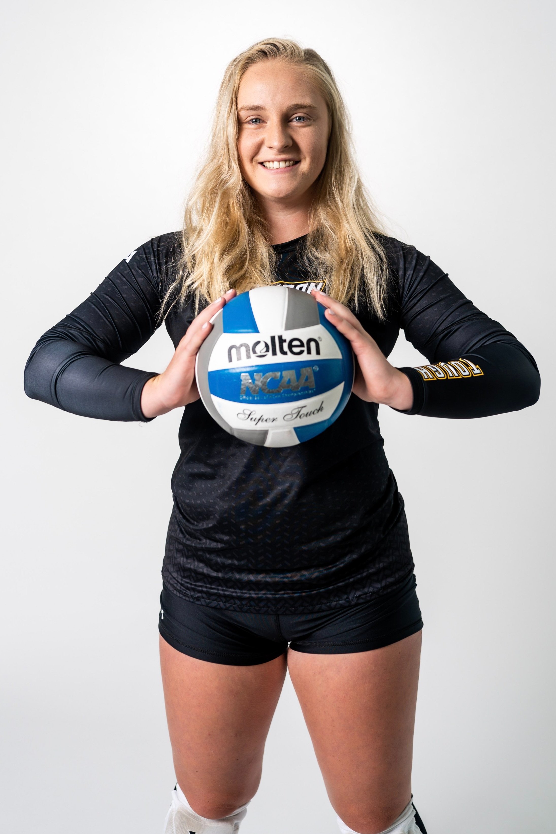 ally-towson-womens-volleyball-2021-08-18-t-13-24-49-339-z+%281%29.jpg