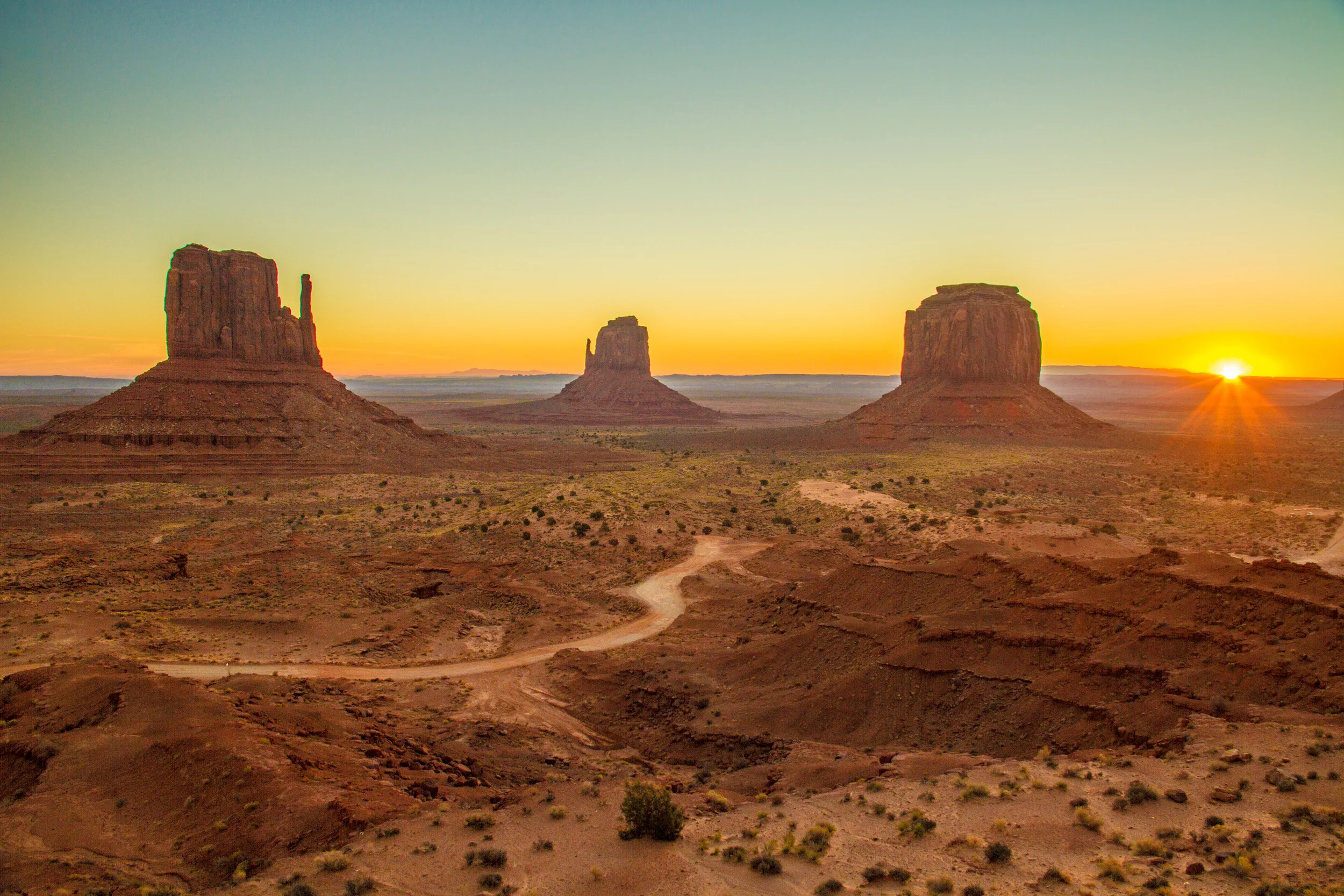 Plan a Classic American Southwestern Getaway to Monument Valley
