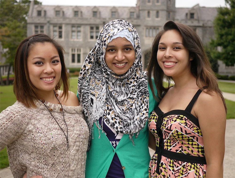 Noemi (far right) with fellow 2013 scholarship winners Brenda and Bibi 