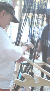 tyeing+the+heddles.jpg