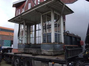 Transport op een winderige dag