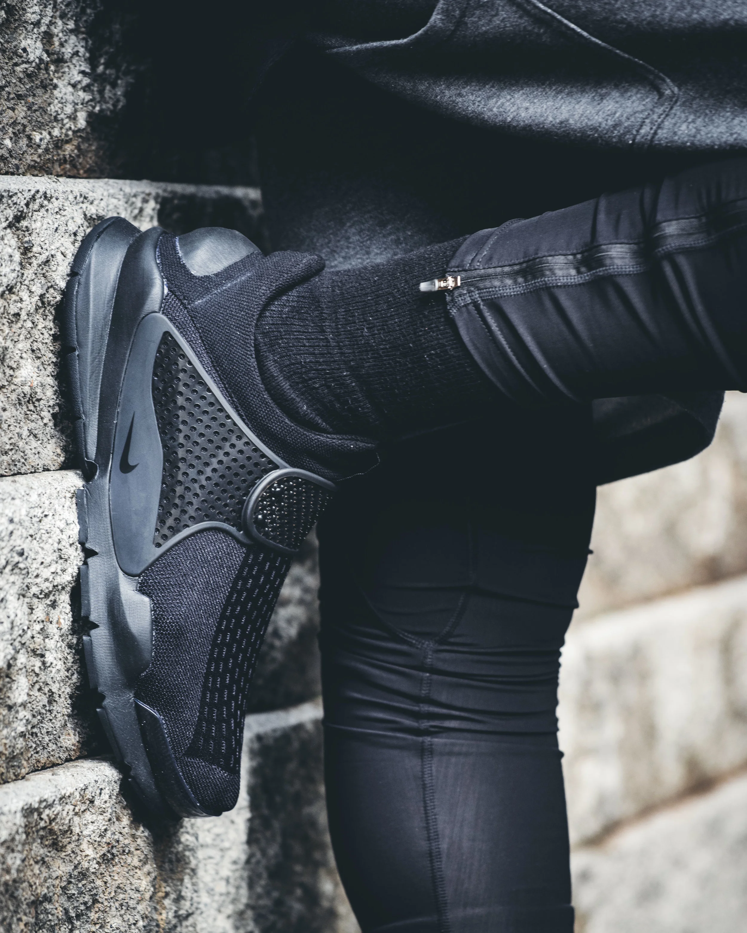 sock dart triple black