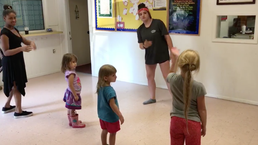 Picture of Savannah Robinson teaching Creative Movement in her corps in Rogers, Akransas