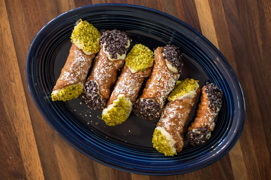 Cannolis for breakfast? I think so! 