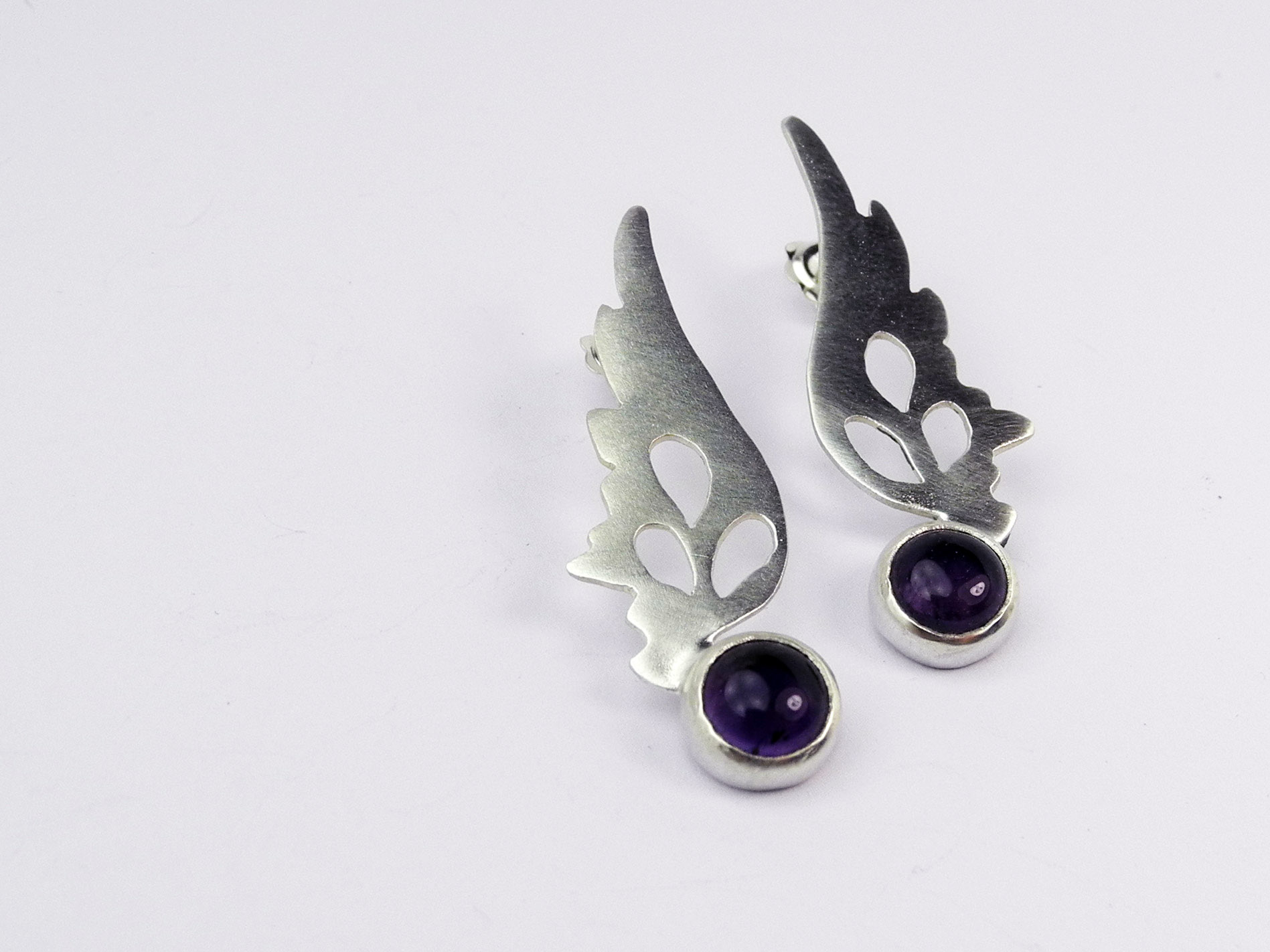 Large Hermes Wings earrings set with amethyst