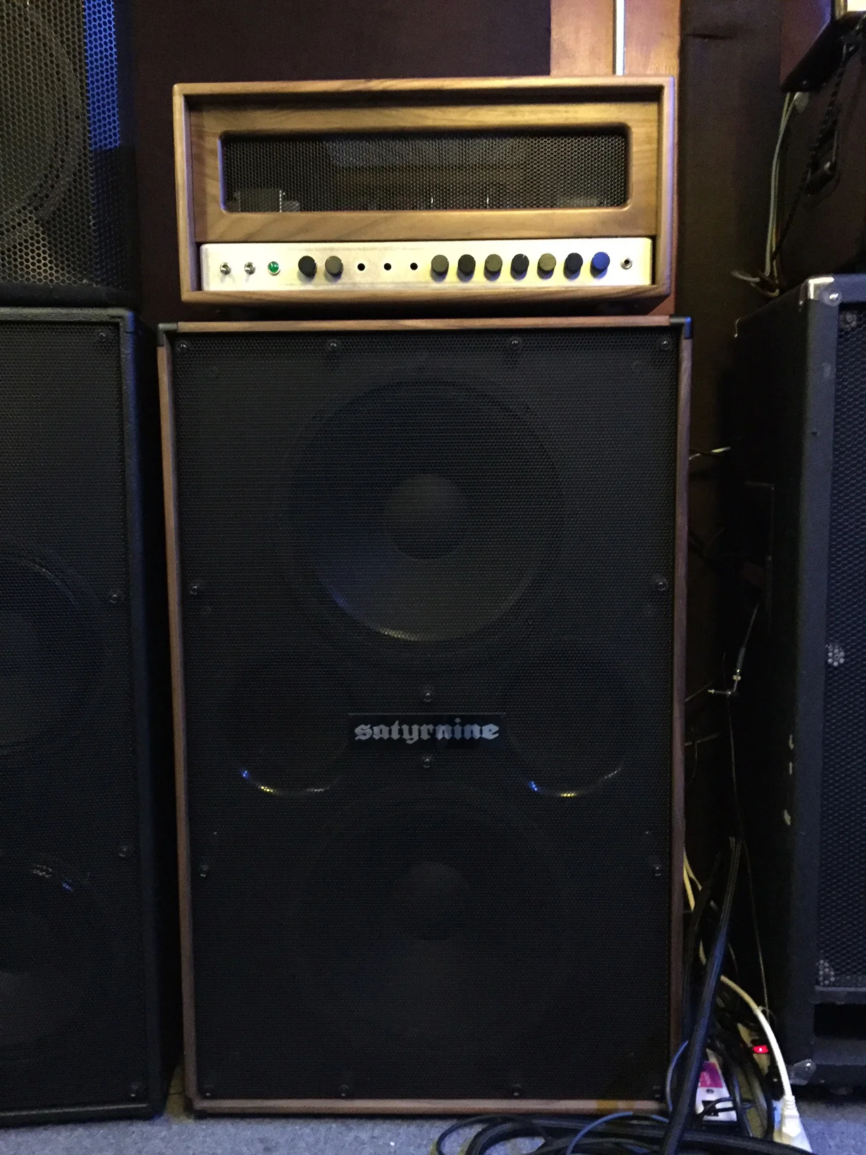 Satyrnine Walnut 215 - Faital 15PR400's. Frantzen 400 Bass head on top.