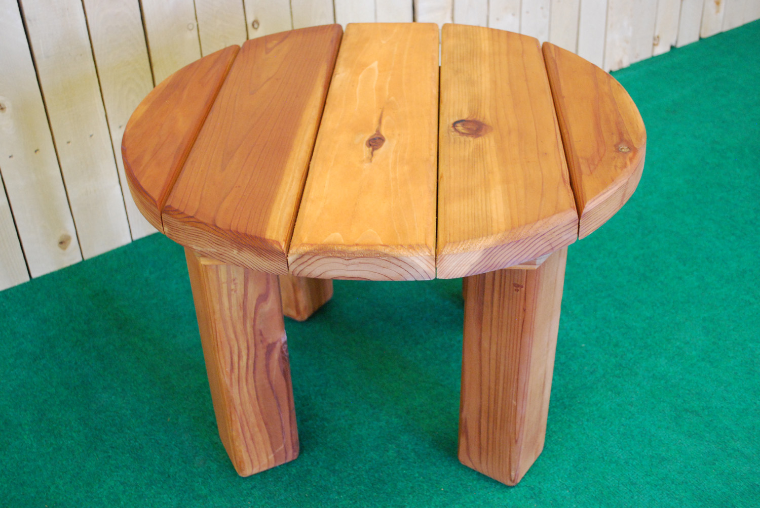 redwood round accent table