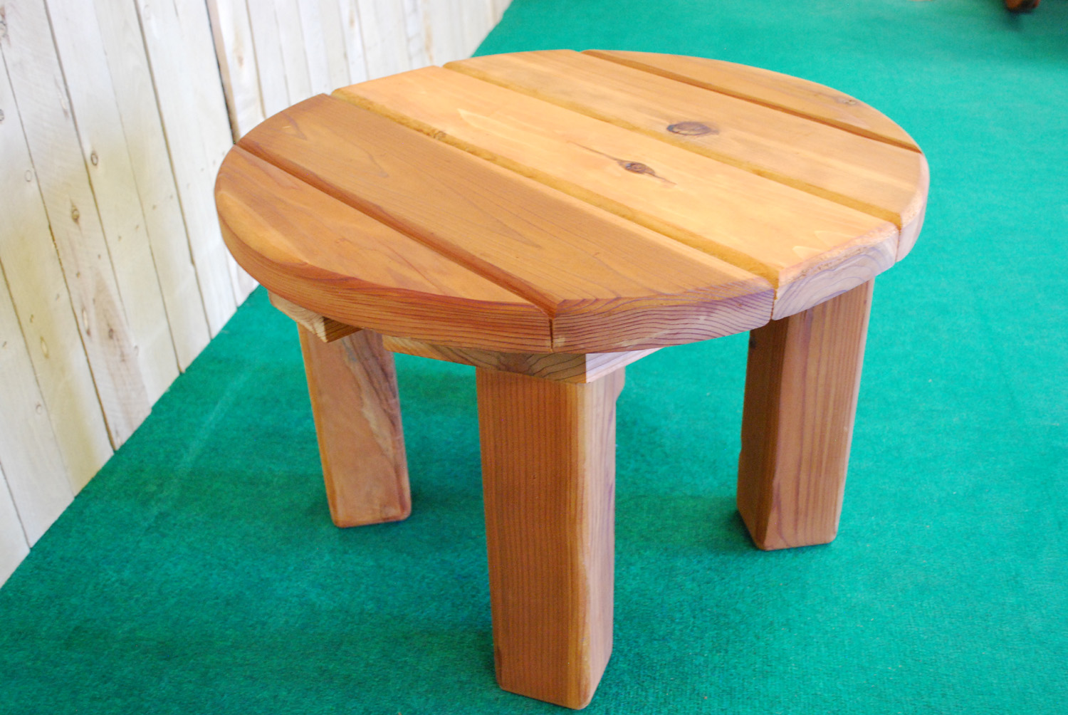 redwood round accent table