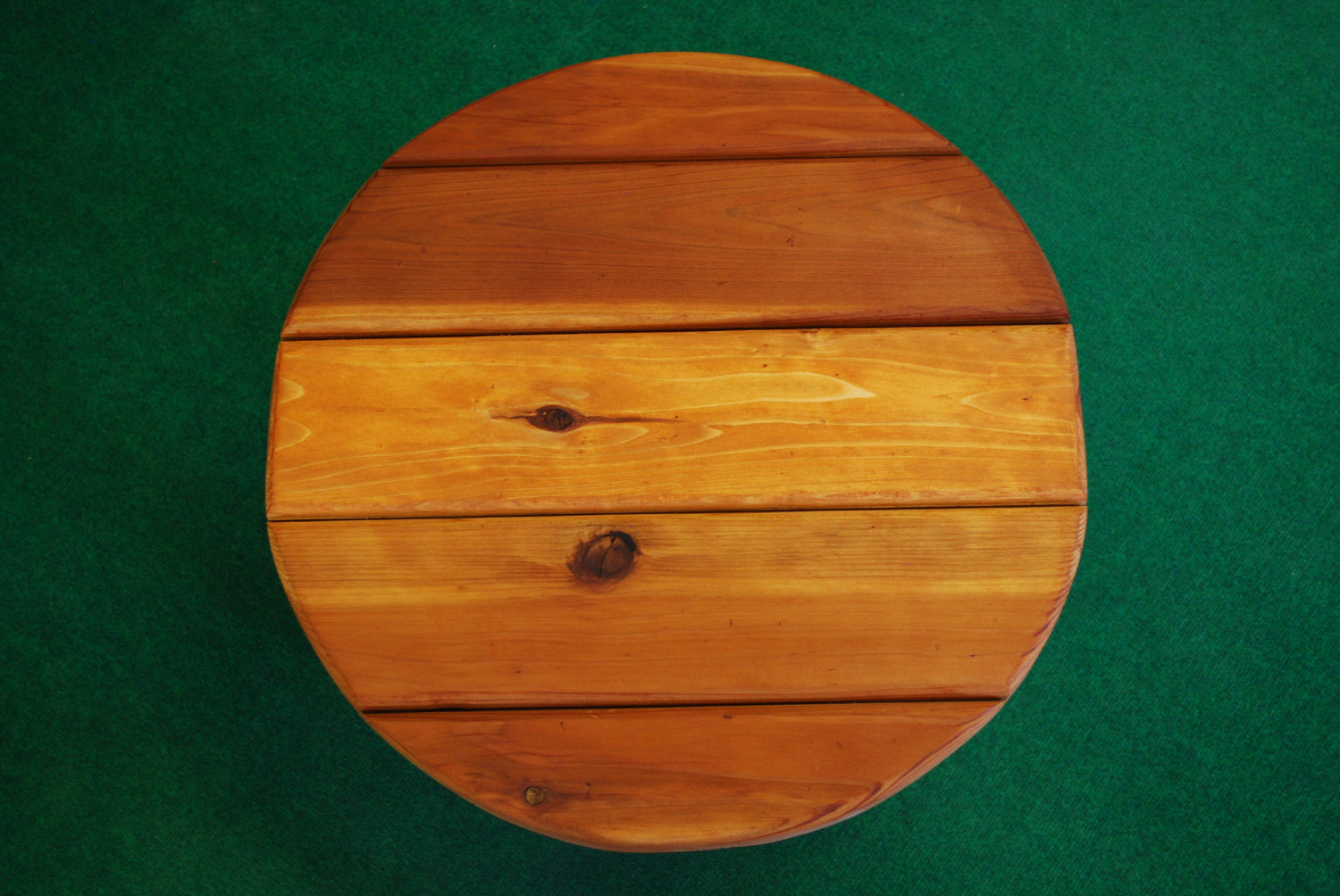 redwood round accent table