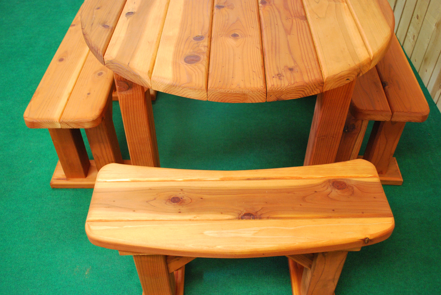 60" redwood oval picnic table