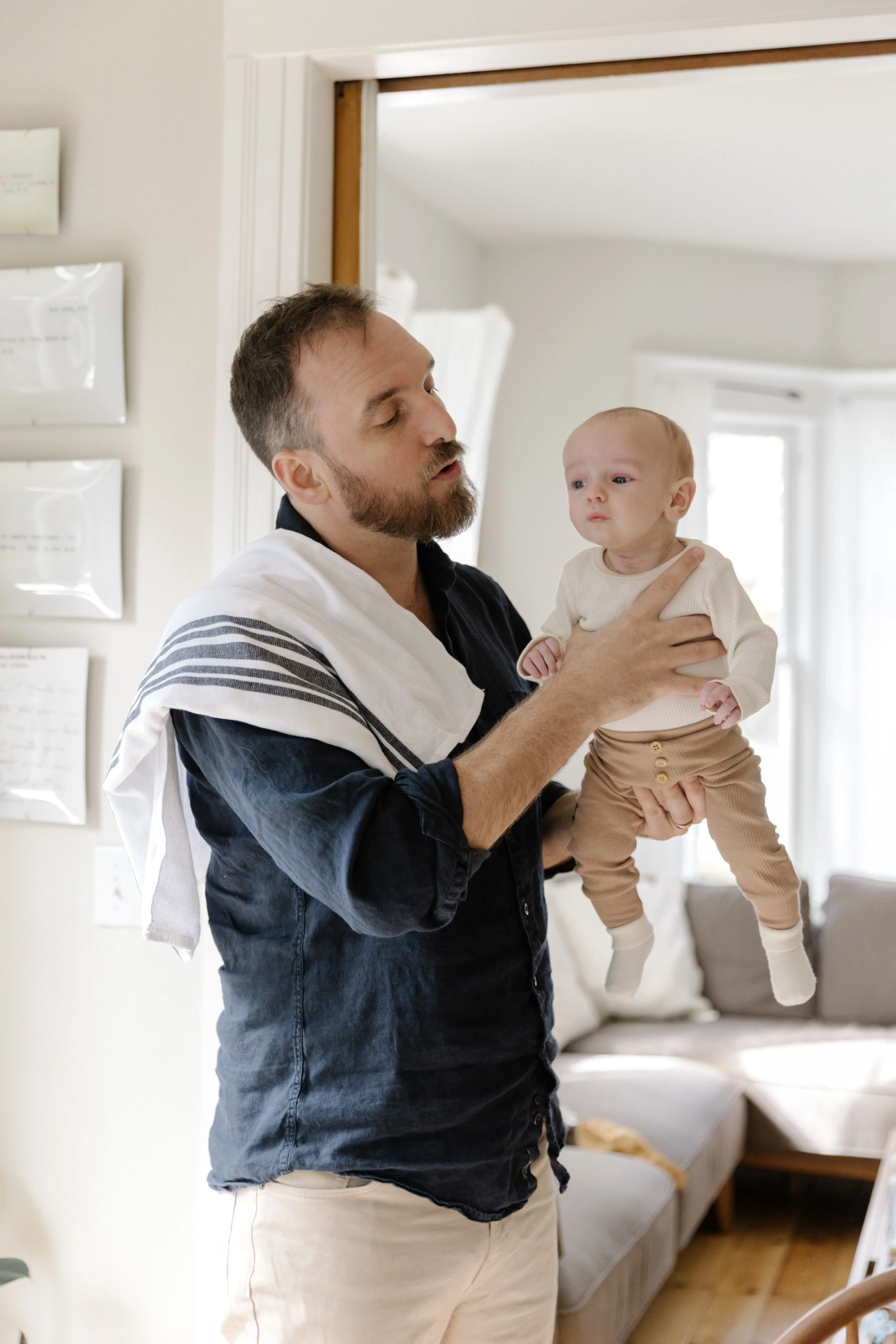 Seattle relaxed newborn photos in the home