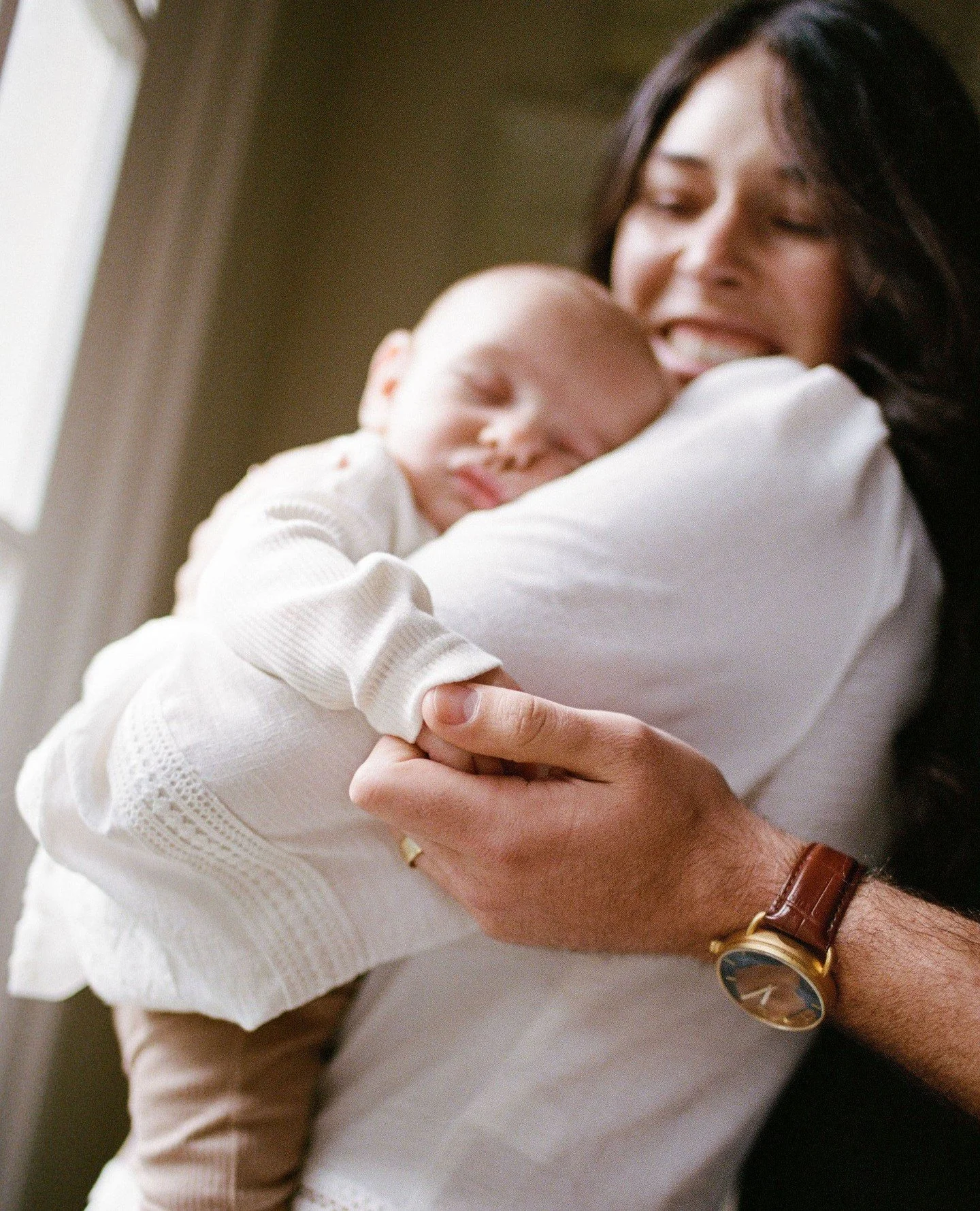 Being a Seattle family photographer not only involves meeting incredible families but also being a part-time weather woman. Thankfully, this March day provided beautiful light and hints of blue sky. Madison and Jeff welcomed baby Max over the winter 