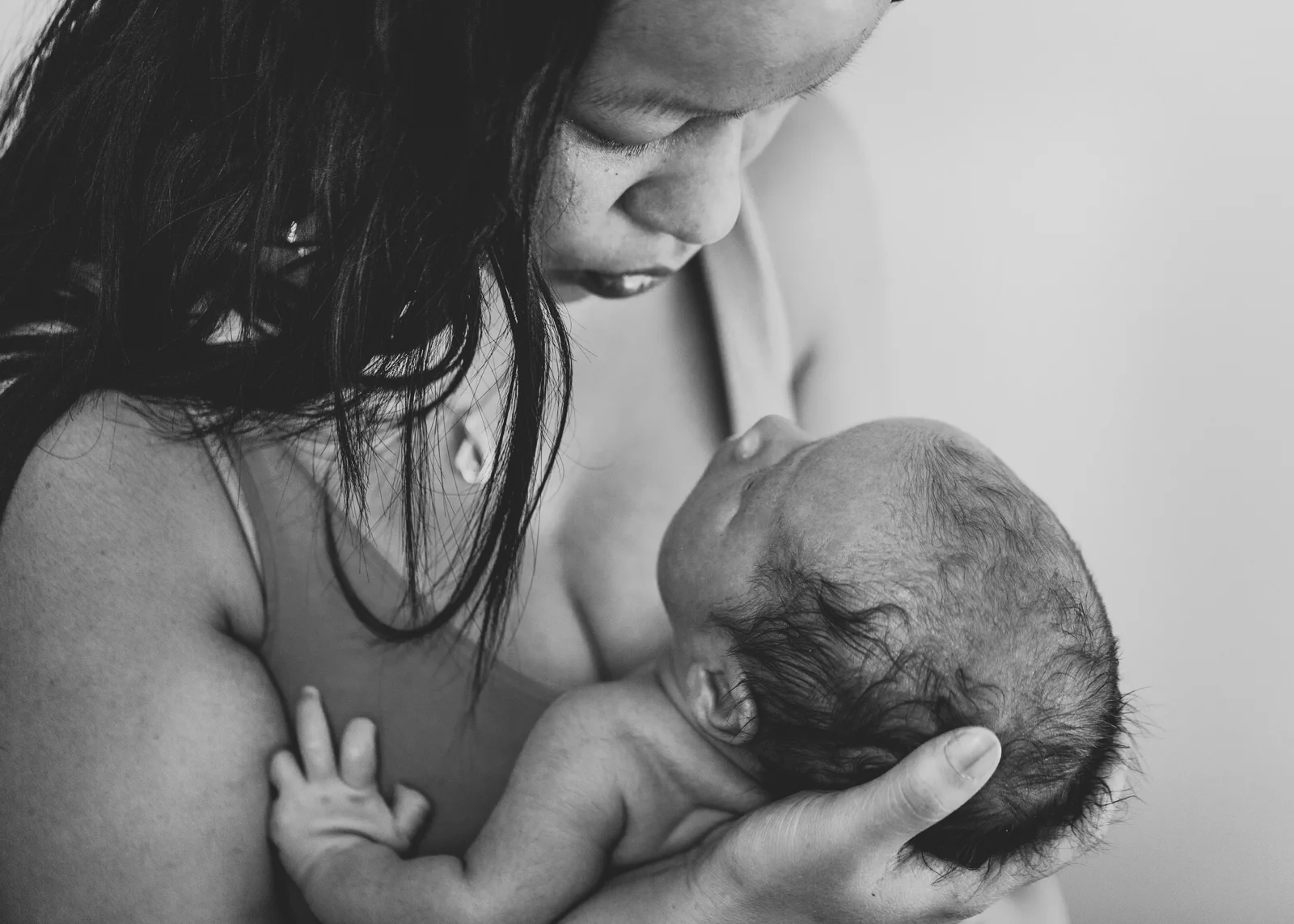 Natural photos of family and newborns