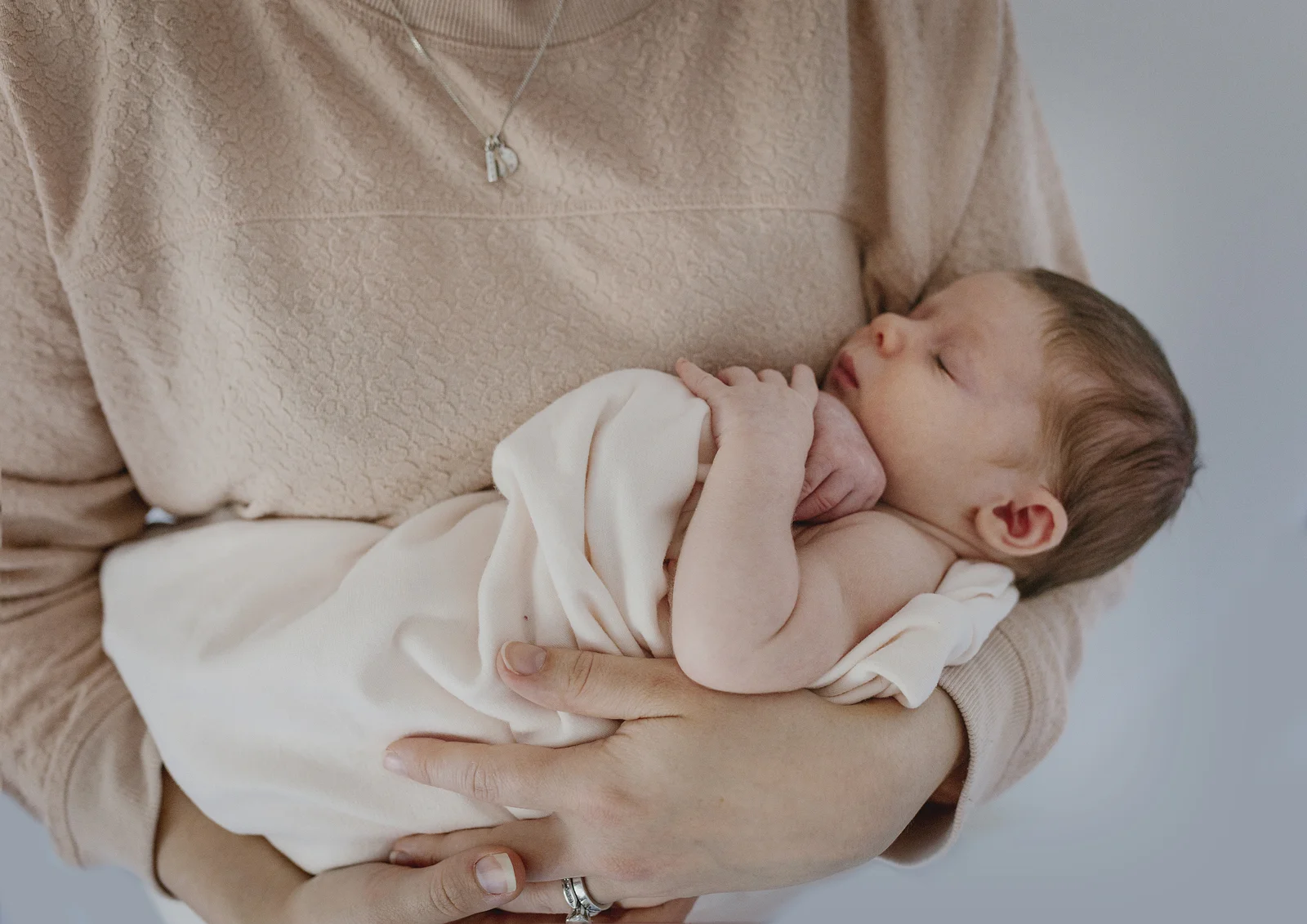 Simplistic newborn photography Melbourne