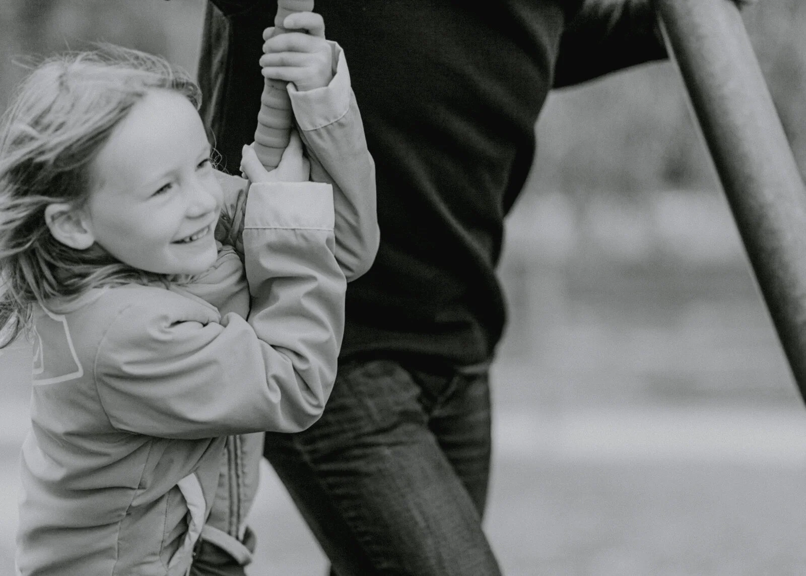 Family photo shoot at the park