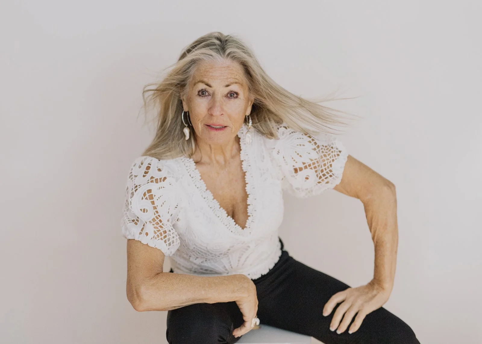 Natural Light Portraiture: Capturing Everyday Women with Confidence and Authenticity