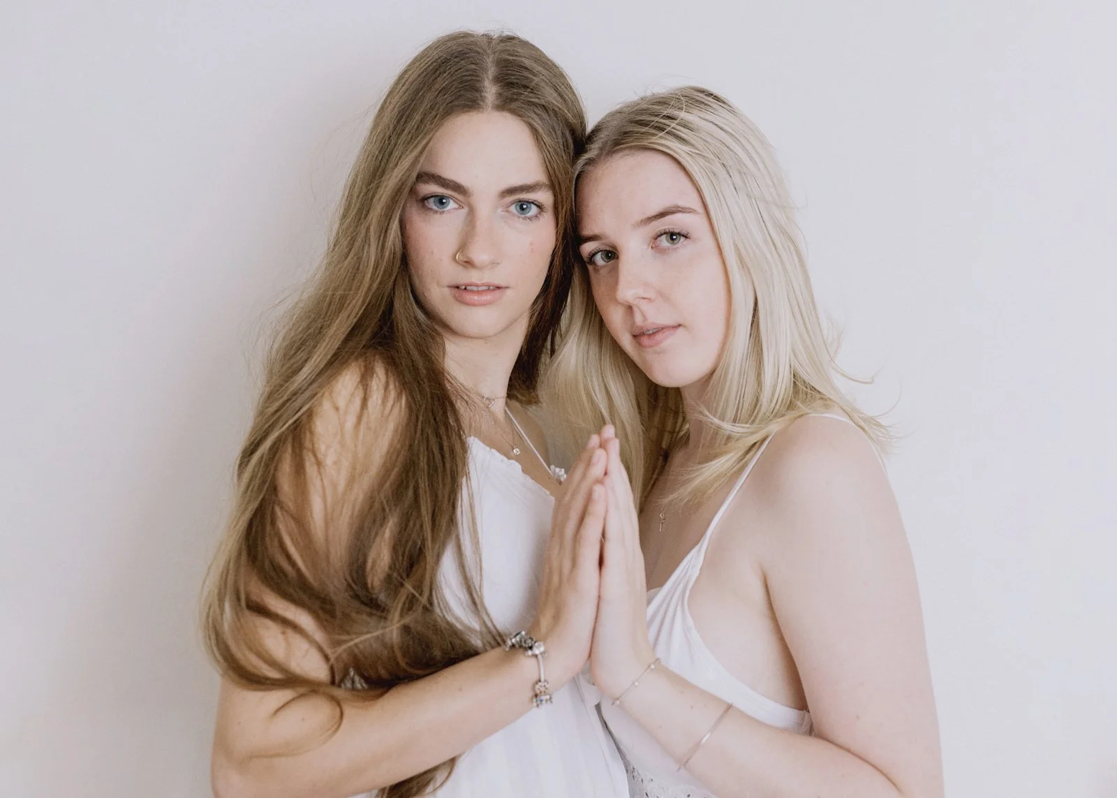 A Mini Portrait Studio Session with Your Bestie in Bayside, Melbourne!