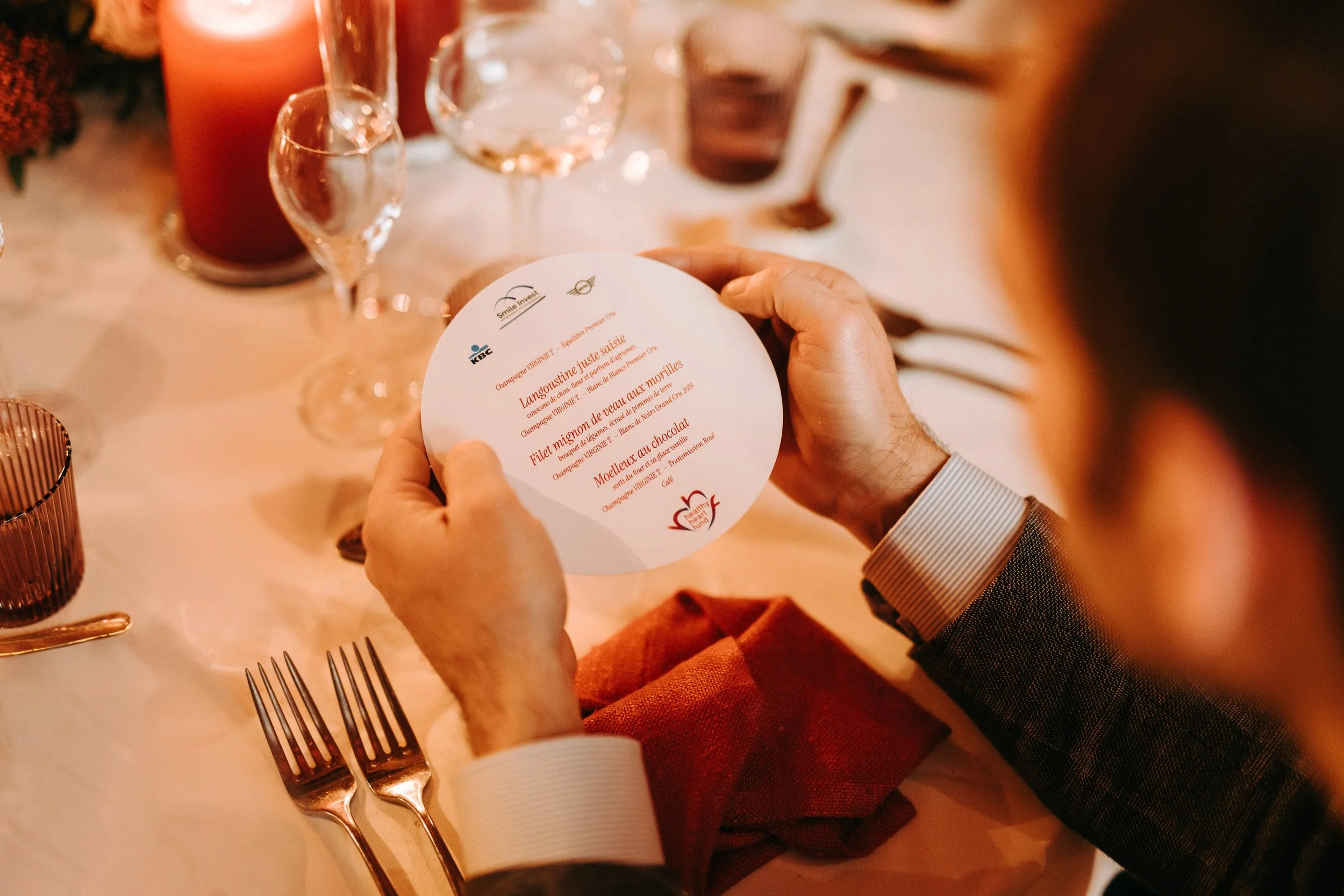 menu met sponsors op tijdens fundraising diner