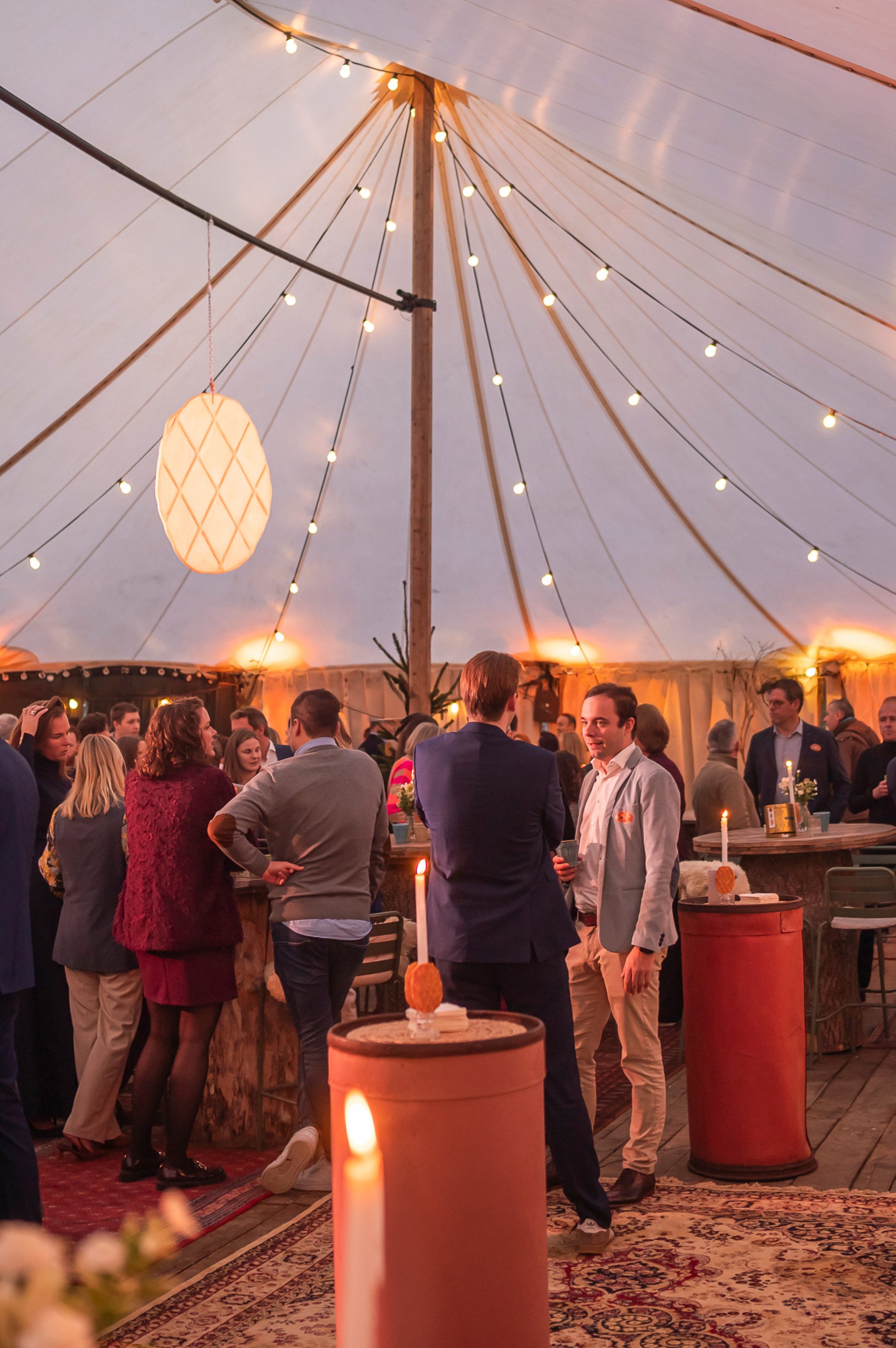 grote lukken in tent