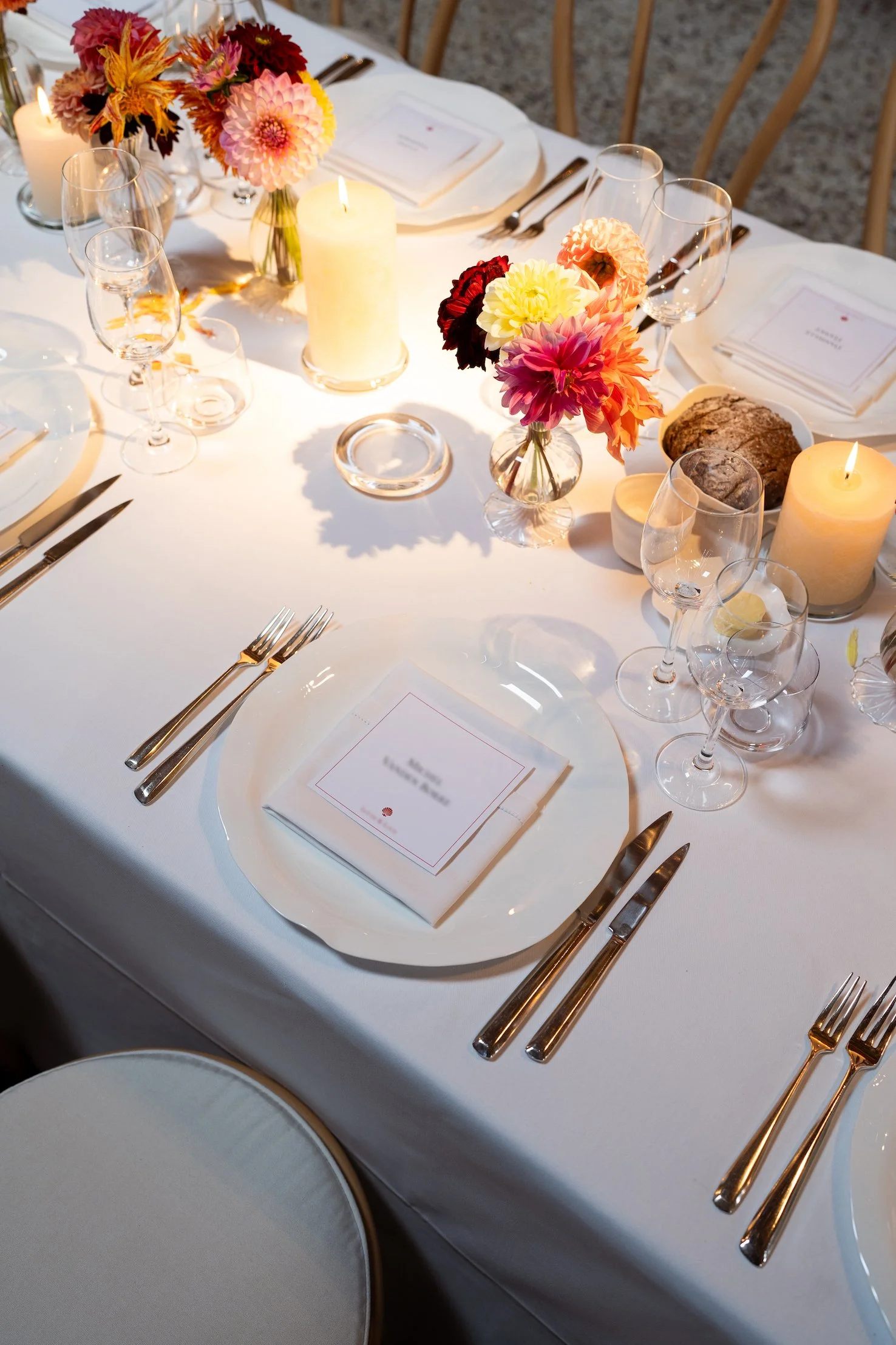 Moderne tafelstyling voor huwelijk