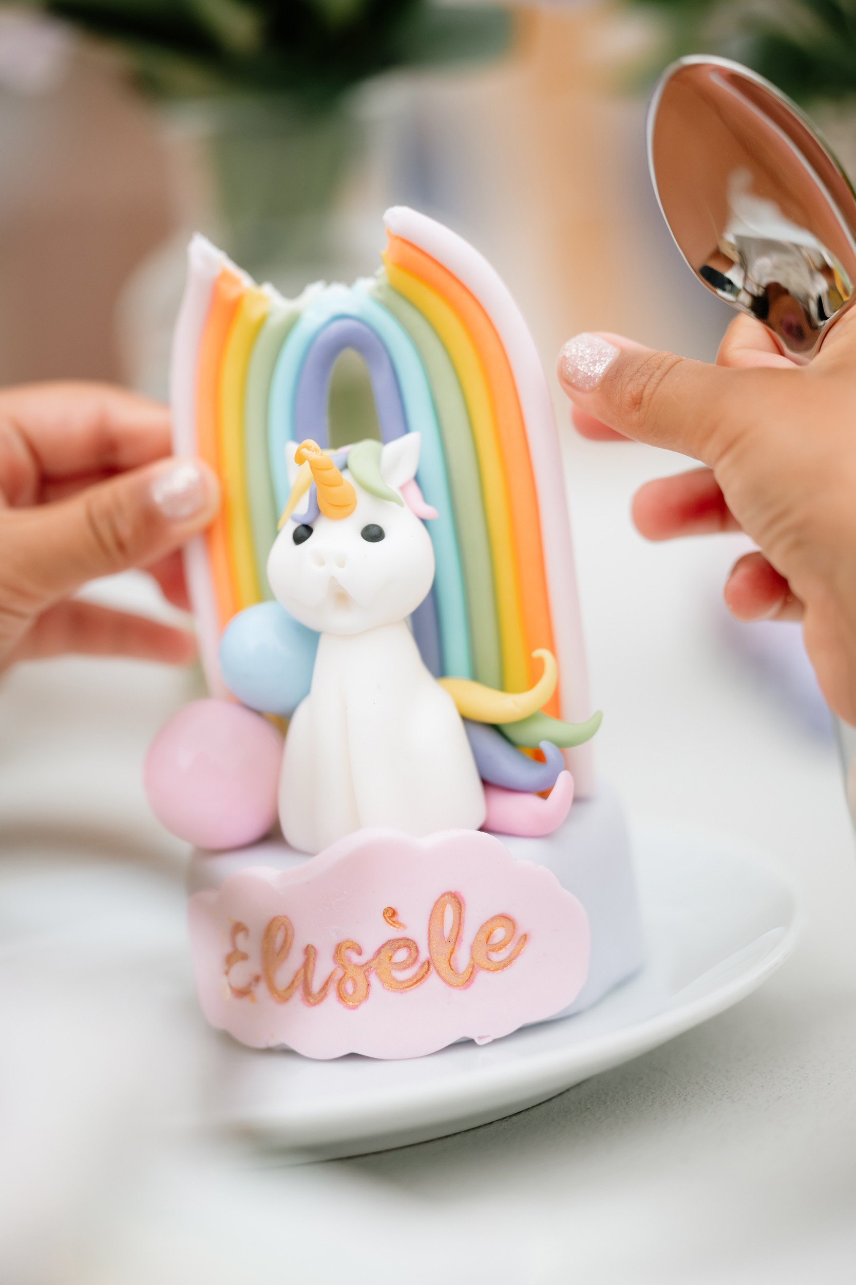 taart in unicorn thema voor communie feest