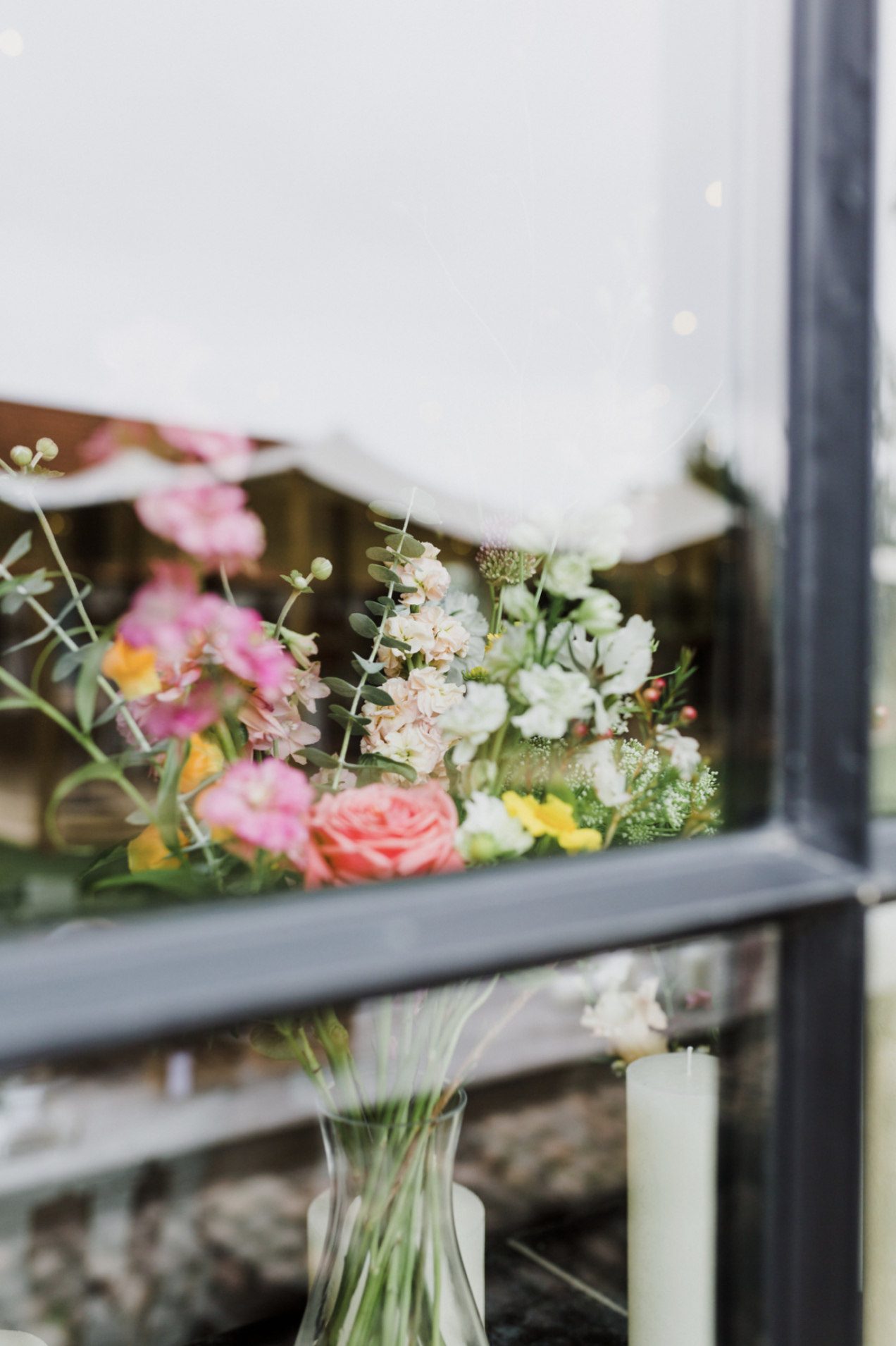 kleurrijke bloemen als decoratie