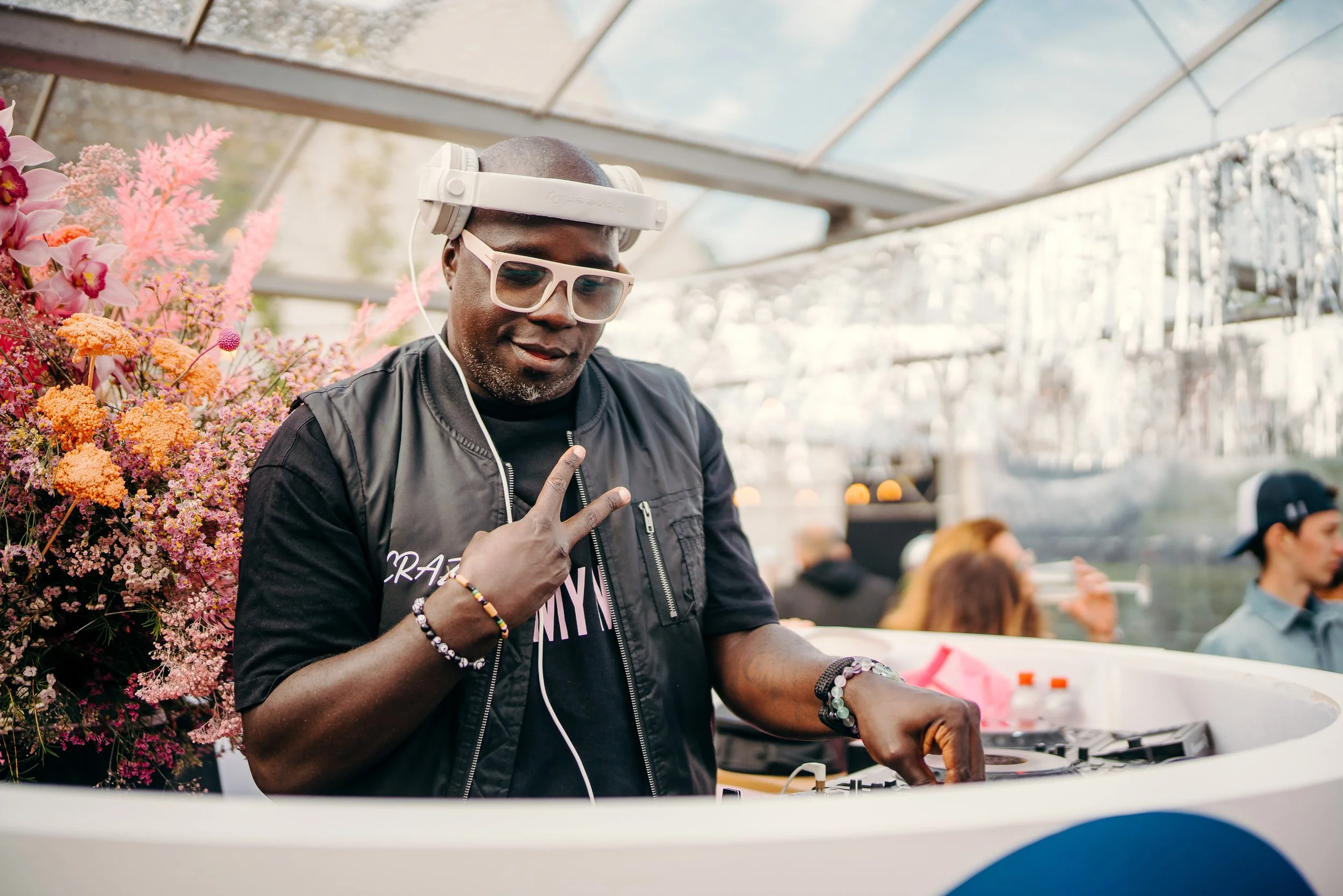 DJ set tijdens lentefeest