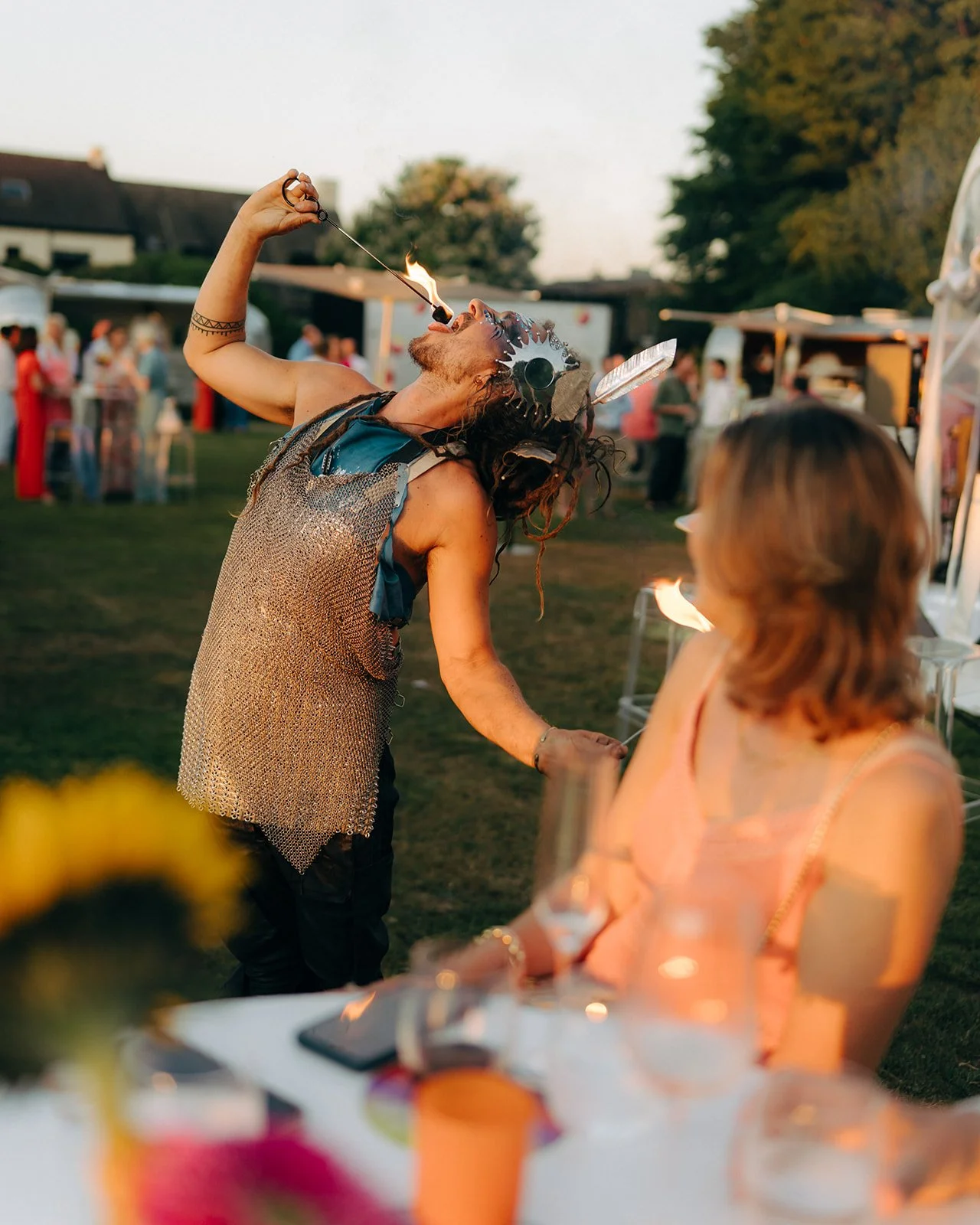 vuur entertainer tijdens 50e verjaardagsfeest