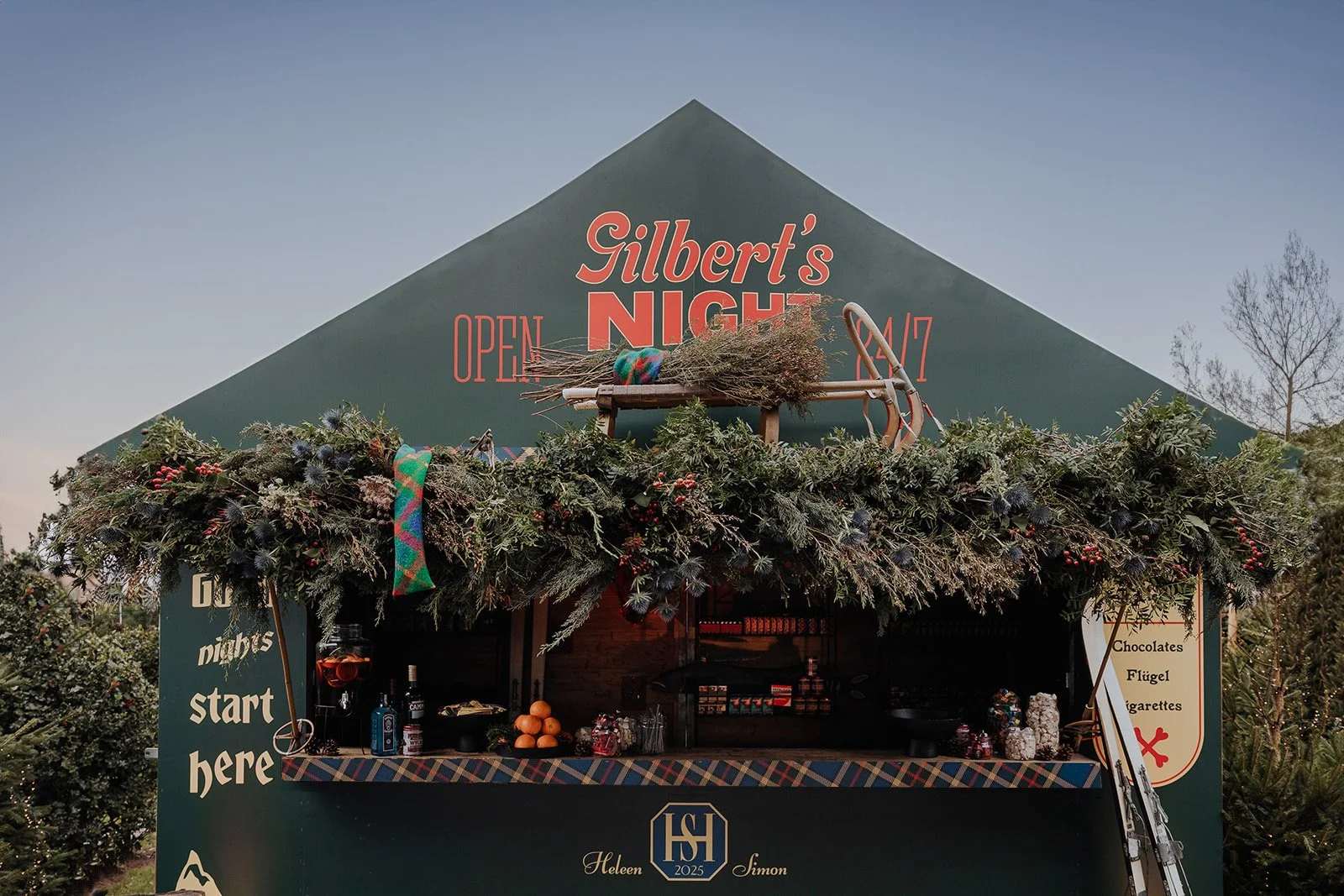 Dreaming of xmas parties full of coziness.

📸 @luxvisualstorytellers 

#MadameEstServie #LifeIsAPartyWeMakeItHappen #EventBureau #EventPlanner #Creative #EventStyling #Designer