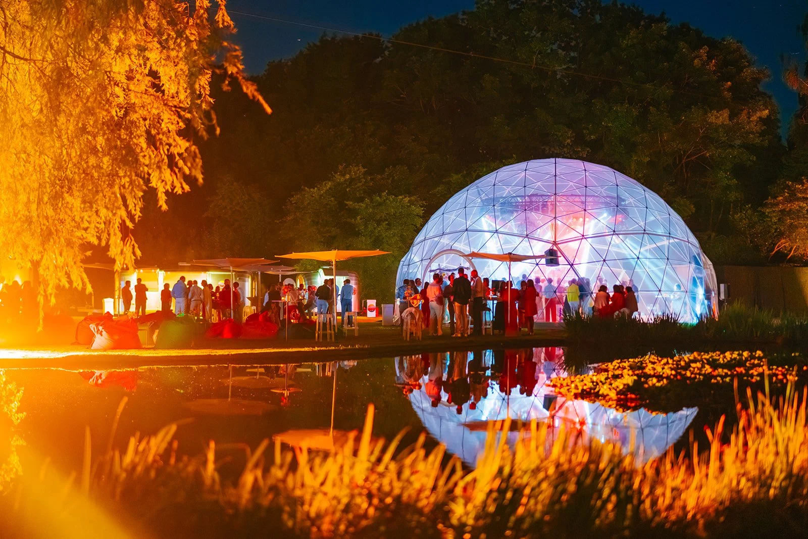 buiten styling voor 50e verjaardag met festival sfeer