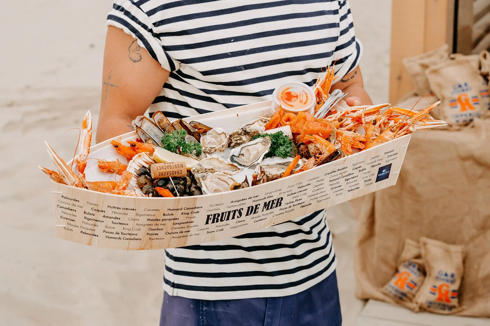 fruits de mer catering tijdens een strandfeest