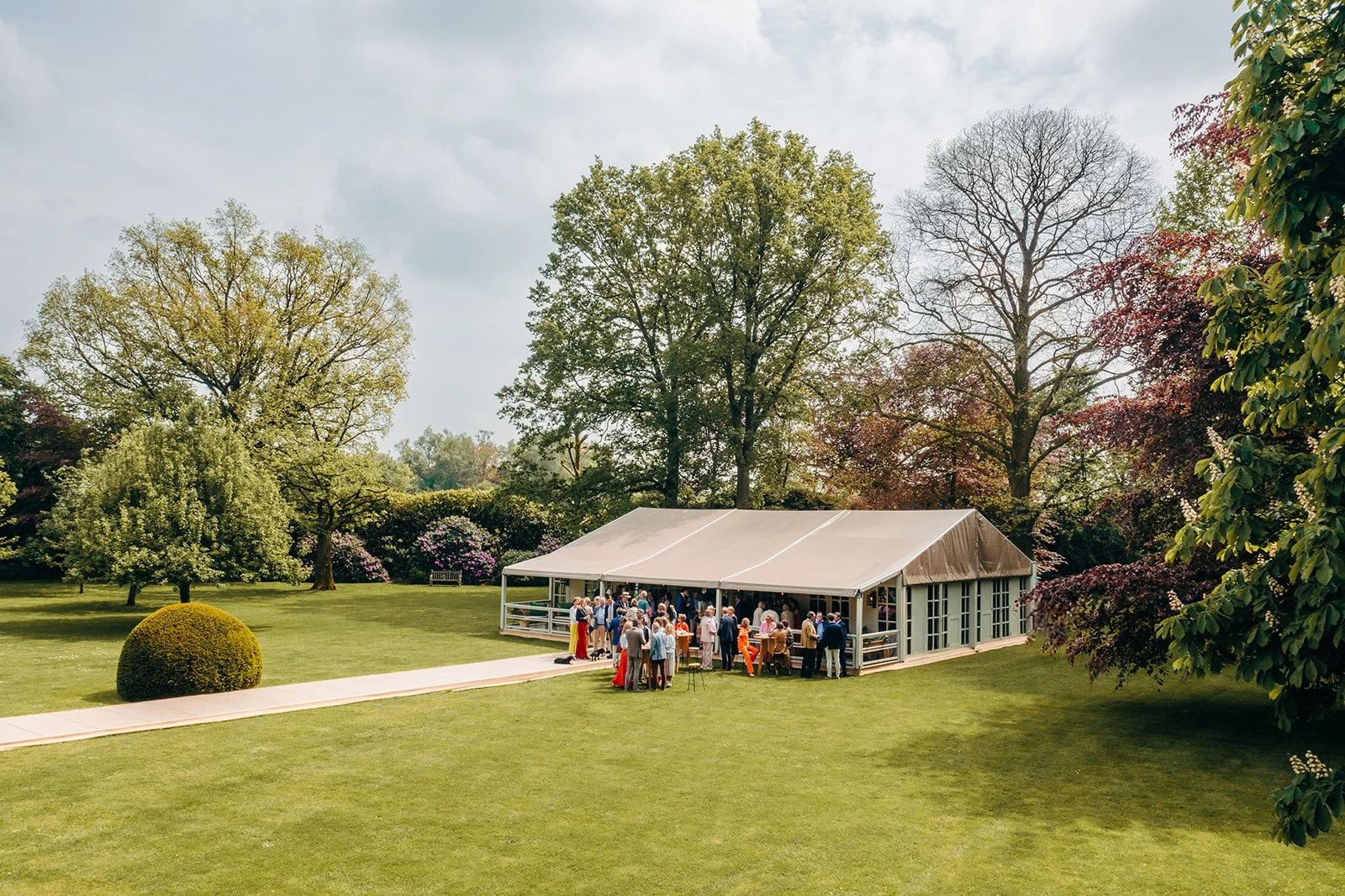 tent op tuinfeest