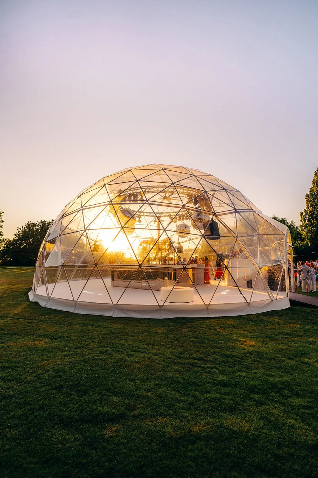 Iglo als locatie voor verjaardagsfeest met festival vibe
