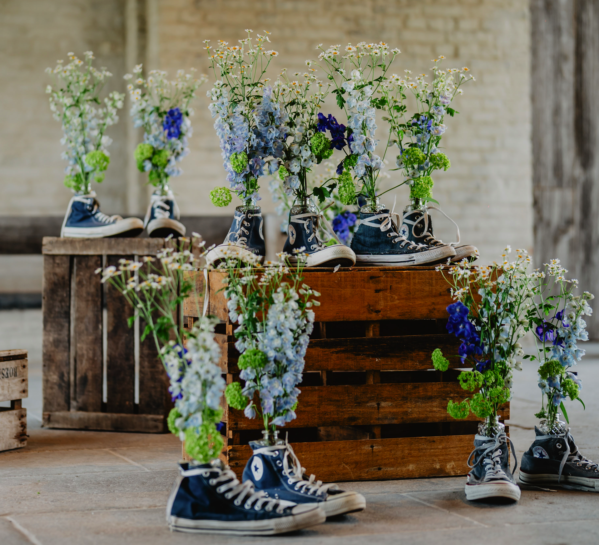 schoenen als vaas voor bloemen