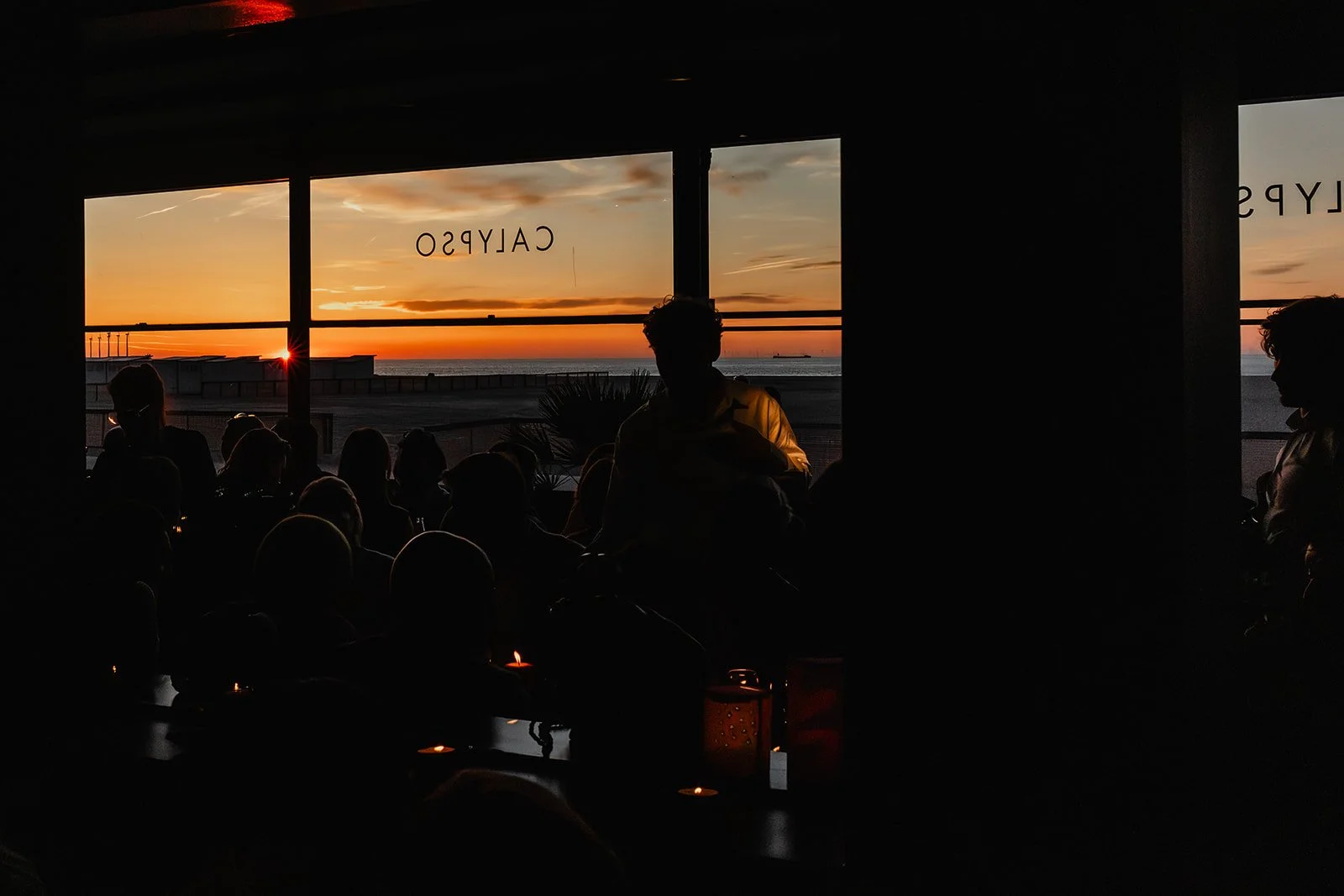 zonsondergang aan zee in Knokke